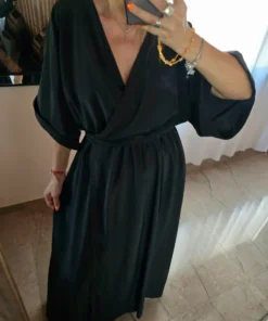 Vestido Rosa, elástico bajo busto, tela seda falda cruzada para atar y tajo frente.